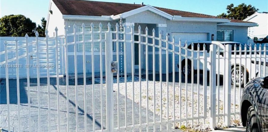 Casa en Homestead, Florida 4 dormitorios, 126.07 m2 № 1998483