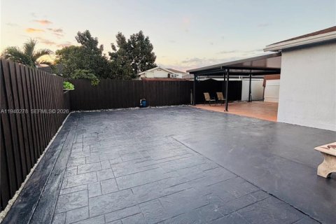 Casa en venta en Homestead, Florida, 4 dormitorios, 126.07 m2 № 1998483 - foto 17