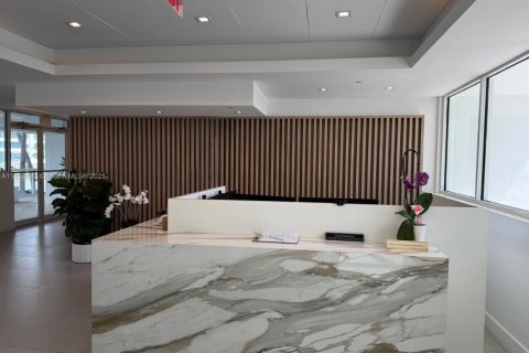 Condo in Miami Beach, Florida, 3 bedrooms  № 1962944 - photo 3