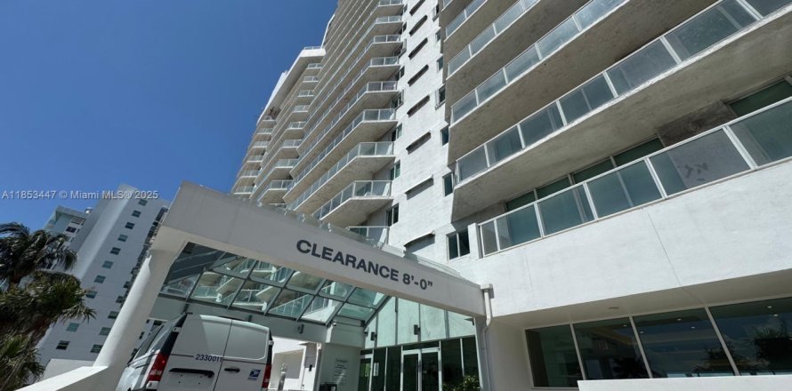 Condo in Miami Beach, Florida, 3 bedrooms  № 1962944