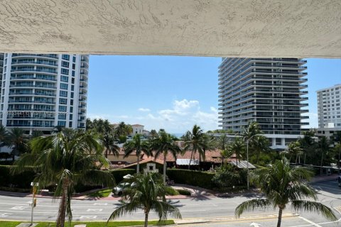 Condo in Miami Beach, Florida, 3 bedrooms  № 1962944 - photo 19