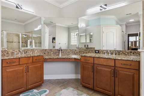 House in Lakeland, Florida 4 bedrooms, 243.87 sq.m. № 2259074 - photo 18