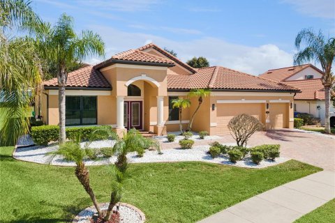House in Lakeland, Florida 4 bedrooms, 243.87 sq.m. № 2259074