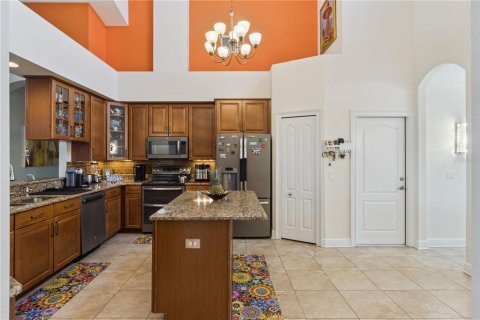House in Lakeland, Florida 4 bedrooms, 243.87 sq.m. № 2259074 - photo 9
