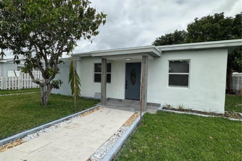 House in Hollywood, Florida 3 bedrooms, 57.97 sq.m. № 1728257 - photo 2