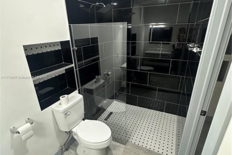 House in Hollywood, Florida 3 bedrooms, 57.97 sq.m. № 1728257 - photo 10