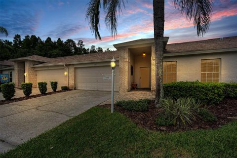 House in New Port Richey, Florida 2 bedrooms, 127.55 sq.m. № 2284693