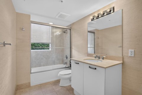 Condo in Fort Lauderdale, Florida, 2 bedrooms  № 2422202 - photo 13