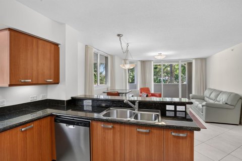 Condo in Fort Lauderdale, Florida, 2 bedrooms  № 2422202 - photo 7