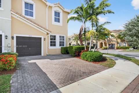 Townhouse in Homestead, Florida 4 bedrooms, 181.35 sq.m. № 1994334