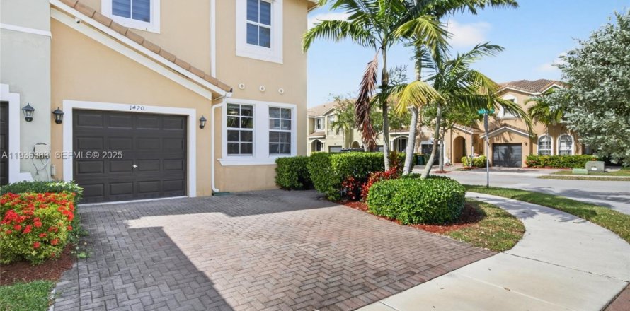 Touwnhouse à Homestead, Floride 4 chambres, 181.35 m2 № 1994334