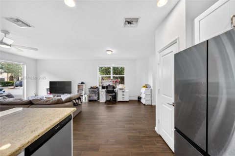 Touwnhouse à vendre à Homestead, Floride: 4 chambres, 181.35 m2 № 1994334 - photo 12