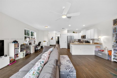 Touwnhouse à vendre à Homestead, Floride: 4 chambres, 181.35 m2 № 1994334 - photo 18