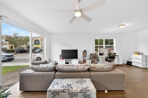 Touwnhouse à vendre à Homestead, Floride: 4 chambres, 181.35 m2 № 1994334 - photo 17