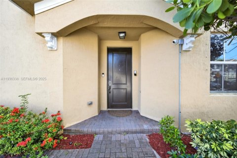 Touwnhouse à vendre à Homestead, Floride: 4 chambres, 181.35 m2 № 1994334 - photo 7