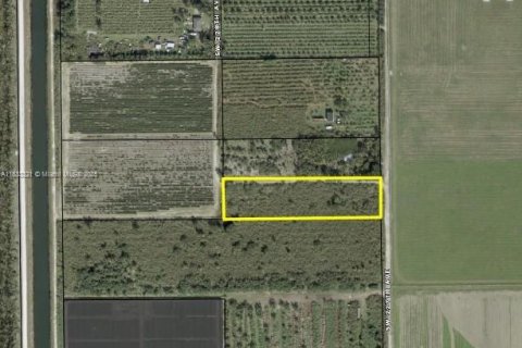 Propiedad comercial en venta en Homestead, Florida № 1811390 - foto 2