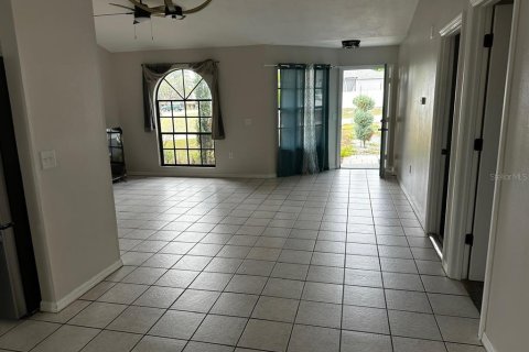House in Deltona, Florida 3 bedrooms, 100.15 sq.m. № 2196064 - photo 3