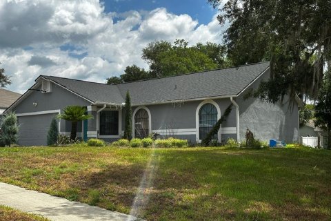 House in Deltona, Florida 3 bedrooms, 100.15 sq.m. № 2196064 - photo 2