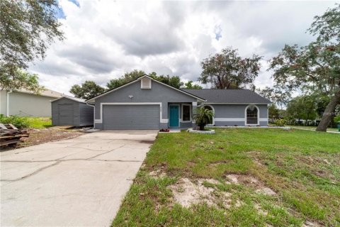 House in Deltona, Florida 3 bedrooms, 100.15 sq.m. № 2196064 - photo 28