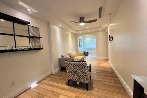 Купить коммерческую недвижимость в Майами-Бич, Флорида 334.45м2, № 2050472 - фото 7