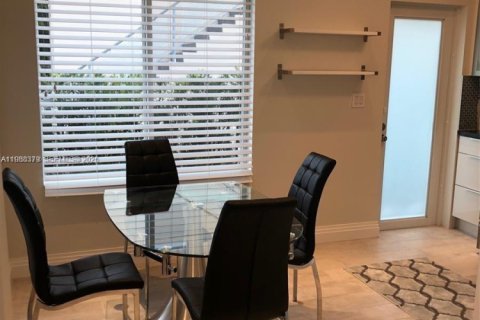 Купить коммерческую недвижимость в Майами-Бич, Флорида 334.45м2, № 2050472 - фото 9