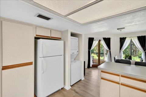 Condo in Daytona Beach, Florida, 2 bedrooms  № 1801411 - photo 12