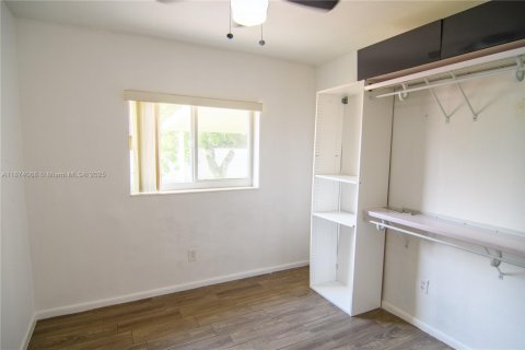 Villa ou maison à vendre à Miami Gardens, Floride: 3 chambres, 94.02 m2 № 1927488 - photo 22