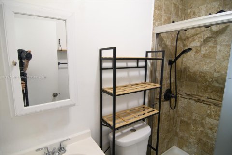 Villa ou maison à vendre à Miami Gardens, Floride: 3 chambres, 94.02 m2 № 1927488 - photo 24