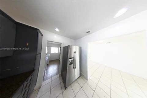 Villa ou maison à vendre à Miami Gardens, Floride: 3 chambres, 94.02 m2 № 1927488 - photo 18