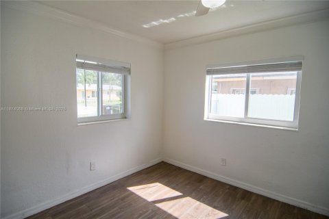 Villa ou maison à vendre à Miami Gardens, Floride: 3 chambres, 94.02 m2 № 1927488 - photo 29