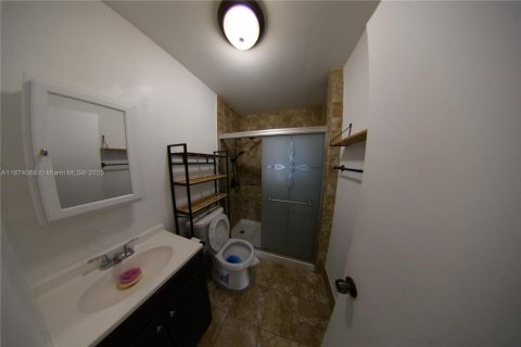 Villa ou maison à vendre à Miami Gardens, Floride: 3 chambres, 94.02 m2 № 1927488 - photo 11