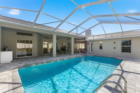 House in Spring Hill, Florida 5 bedrooms, 231.7 sq.m. № 2429438 - photo 2