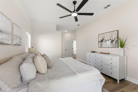 House in Spring Hill, Florida 5 bedrooms, 231.7 sq.m. № 2429438 - photo 27