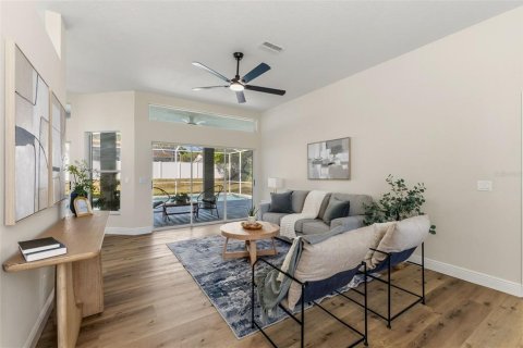 House in Spring Hill, Florida 5 bedrooms, 231.7 sq.m. № 2429438 - photo 24