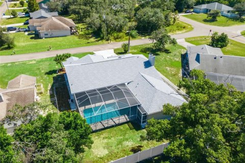 House in Spring Hill, Florida 5 bedrooms, 231.7 sq.m. № 2429438 - photo 3