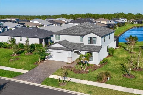Casa en venta en North Port, Florida, 5 dormitorios, 339.28 m2 № 2386144 - foto 2