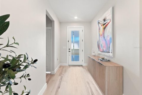 Casa en venta en North Port, Florida, 5 dormitorios, 339.28 m2 № 2386144 - foto 5