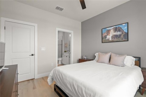 Casa en venta en North Port, Florida, 5 dormitorios, 339.28 m2 № 2386144 - foto 27
