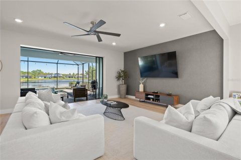 Casa en venta en North Port, Florida, 5 dormitorios, 339.28 m2 № 2386144 - foto 7