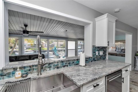 House in Crystal River, Florida 3 bedrooms, 119.29 sq.m. № 1876762 - photo 21
