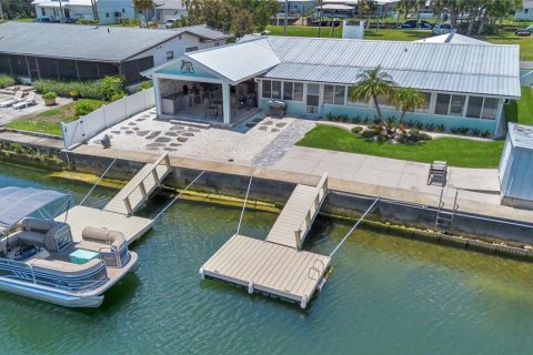 House in Crystal River, Florida 3 bedrooms, 119.29 sq.m. № 1876762 - photo 13