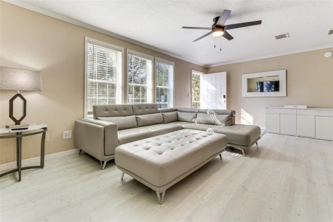 House in Kissimmee, Florida 3 bedrooms, 204.38 sq.m. № 2213610 - photo 7