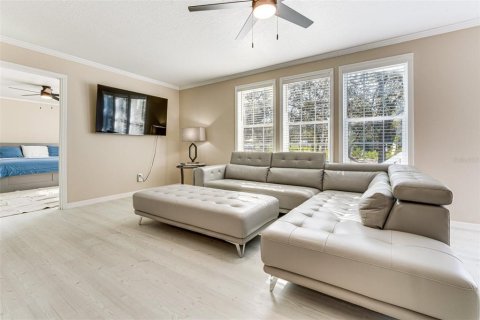 House in Kissimmee, Florida 3 bedrooms, 204.38 sq.m. № 2213610 - photo 8