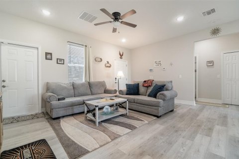 House in DeLand, Florida 3 bedrooms, 116.22 sq.m. № 1526566 - photo 4