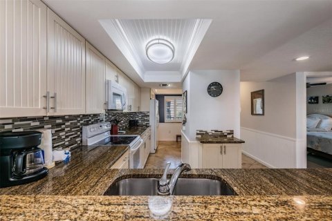 Condominio en venta en Treasure Island, Florida, 2 dormitorios, 105.91 m2 № 2226707 - foto 11