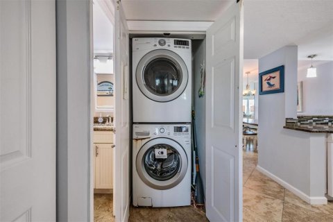 Condominio en venta en Treasure Island, Florida, 2 dormitorios, 105.91 m2 № 2226707 - foto 30