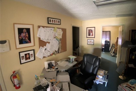 Propiedad comercial en alquiler en Saint Petersburg, Florida, 1189.52 m2 № 611177 - foto 6