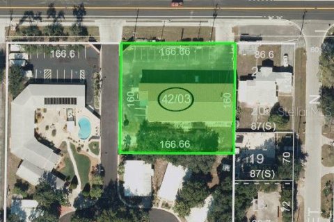 Propiedad comercial en alquiler en Saint Petersburg, Florida, 1189.52 m2 № 611177 - foto 3
