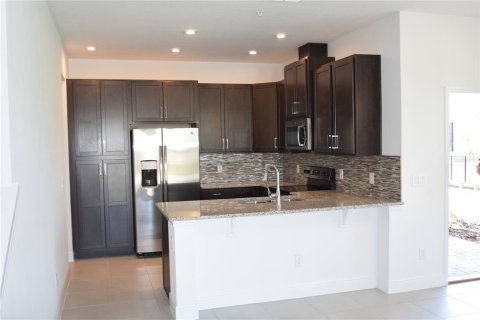 Touwnhouse à louer à Orlando, Floride: 3 chambres, 185.8 m2 № 1744723 - photo 10