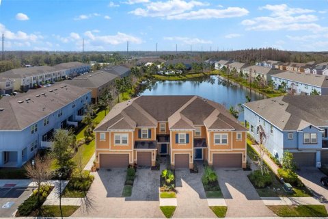 Touwnhouse à vendre à Lutz, Floride: 3 chambres, 151.62 m2 № 1620137 - photo 1